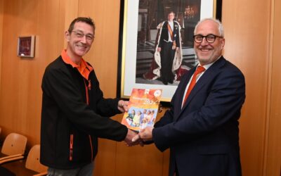 Eerste boekje voor het laatst voor burgemeester Renkema